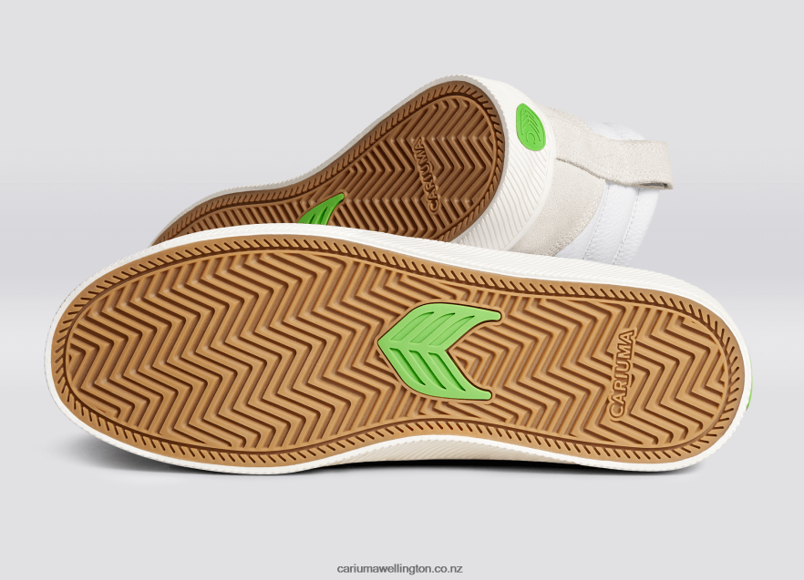 Men Cariuma White Premium Leather/Black TZ68P2148