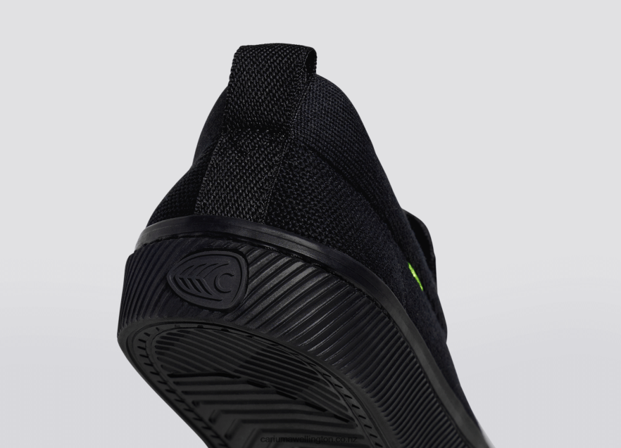 Men Cariuma All Black Knit TZ68P2169