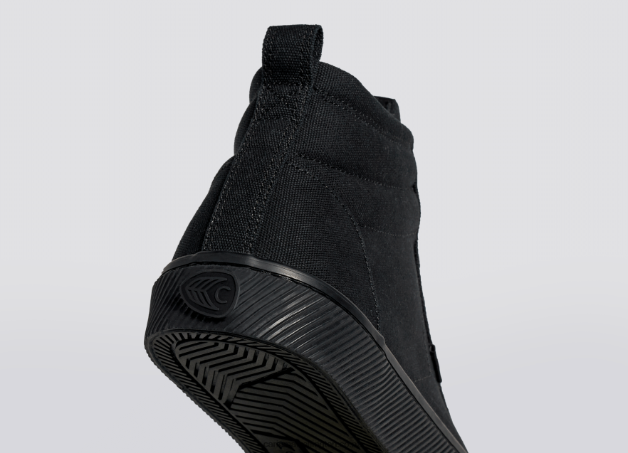 Men Cariuma All Black Canvas TZ68P257