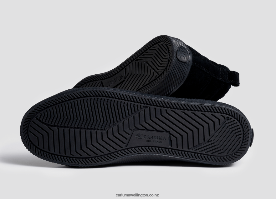 Men Cariuma All Black Suede TZ68P268