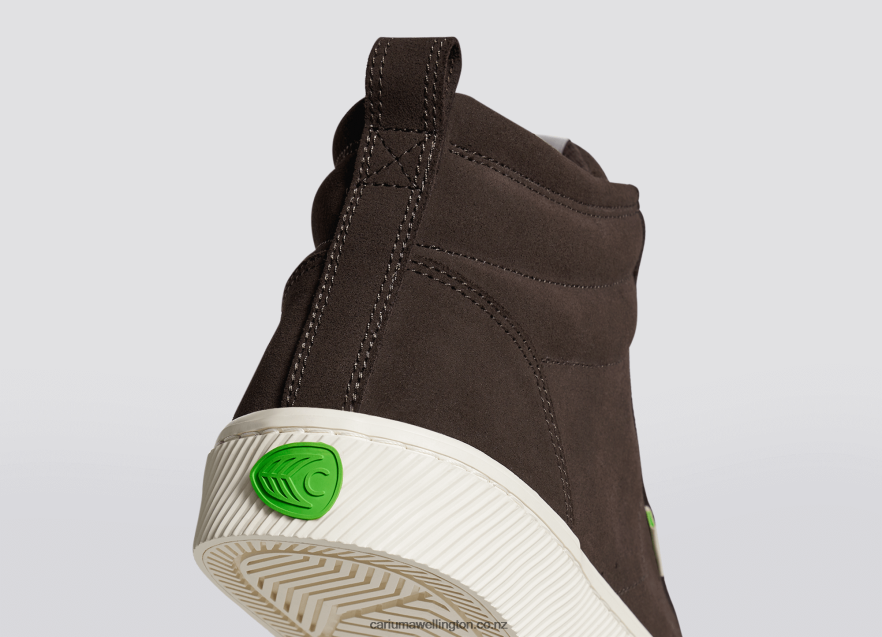 Men Cariuma Brown Suede TZ68P262