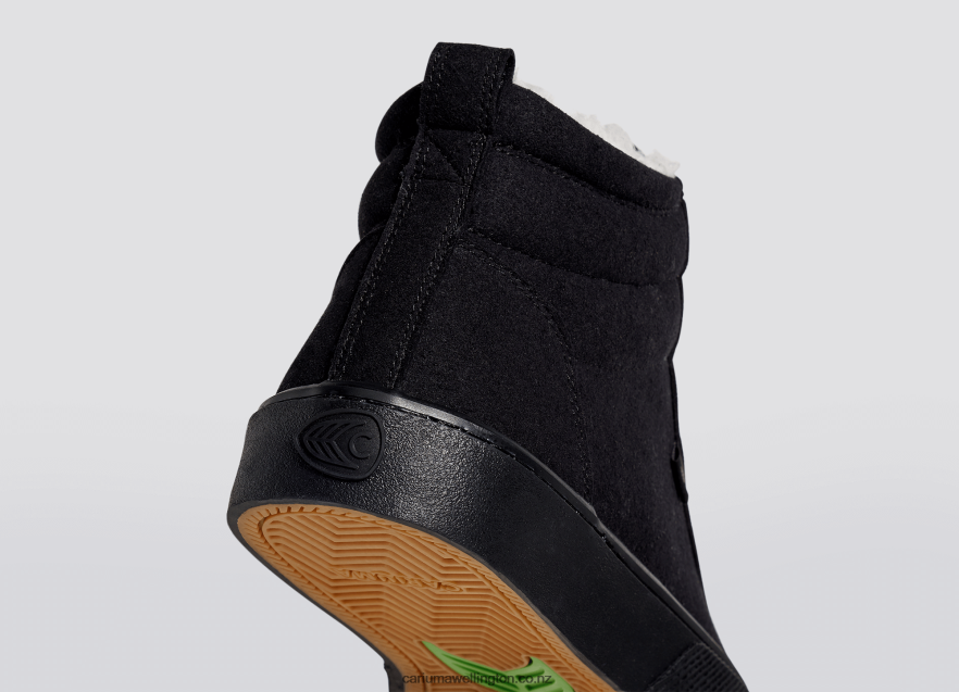 Men Cariuma Therma All Black Suede TZ68P270