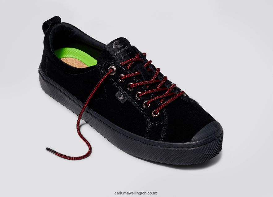 Men Cariuma All Black Suede TZ68P235