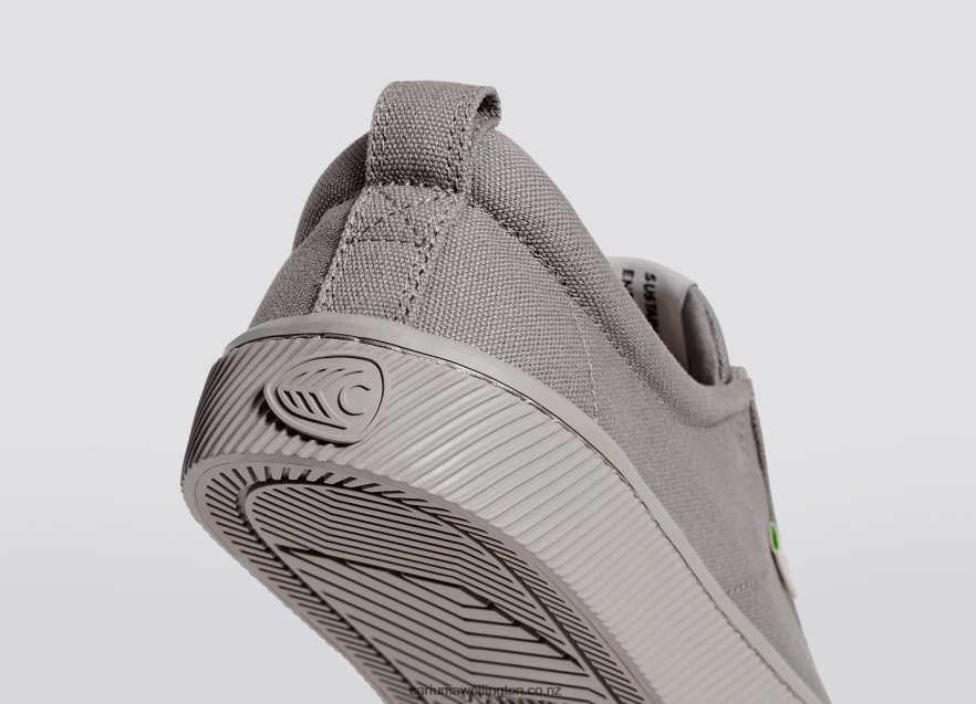 Men Cariuma All Grey Canvas TZ68P233