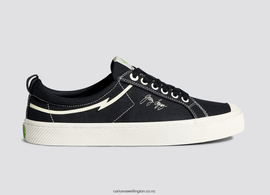 Men Cariuma Gerry Lopez Black Canvas TZ68P290