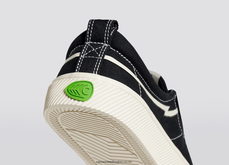 Men Cariuma Gerry Lopez Black Canvas TZ68P290
