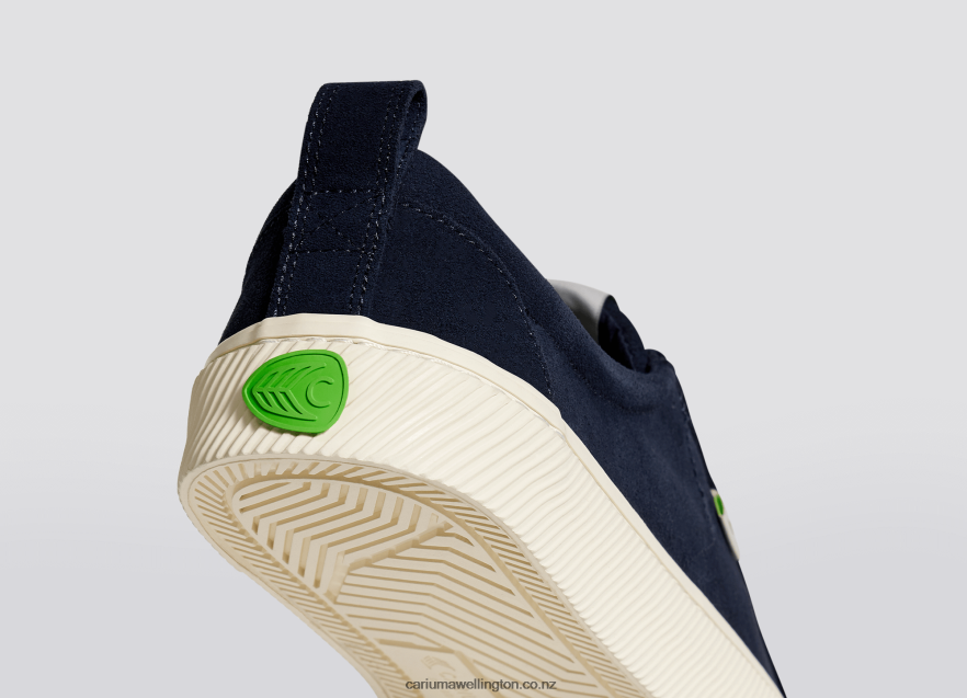 Men Cariuma Navy Suede TZ68P248