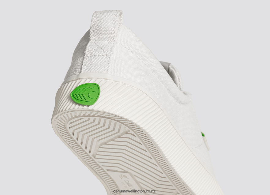 Men Cariuma Off-White Canvas TZ68P21