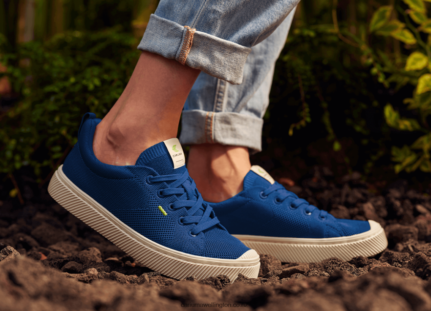 Women Cariuma Stone Blue Knit TZ68P2399