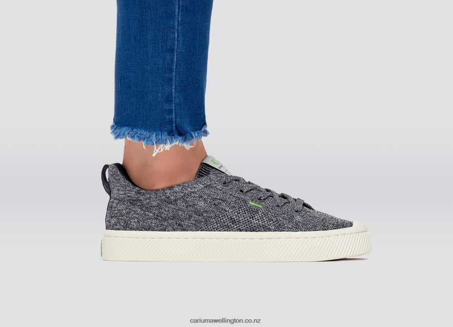Women Cariuma Stone Grey Knit TZ68P2393