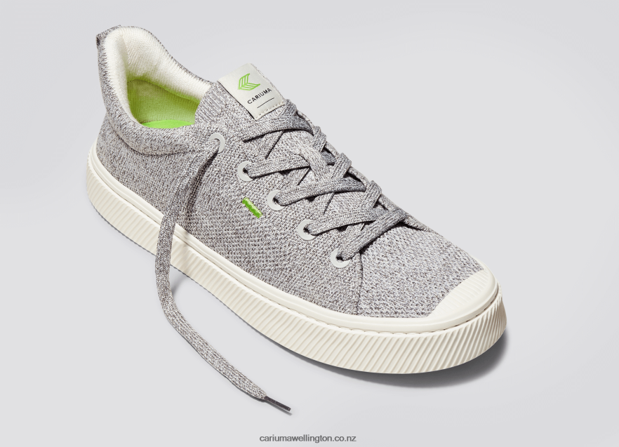 Women Cariuma Stone Light Grey Knit TZ68P2394
