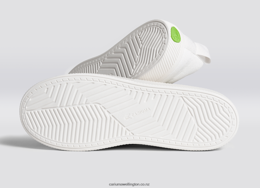 Women Cariuma White Knit TZ68P2380