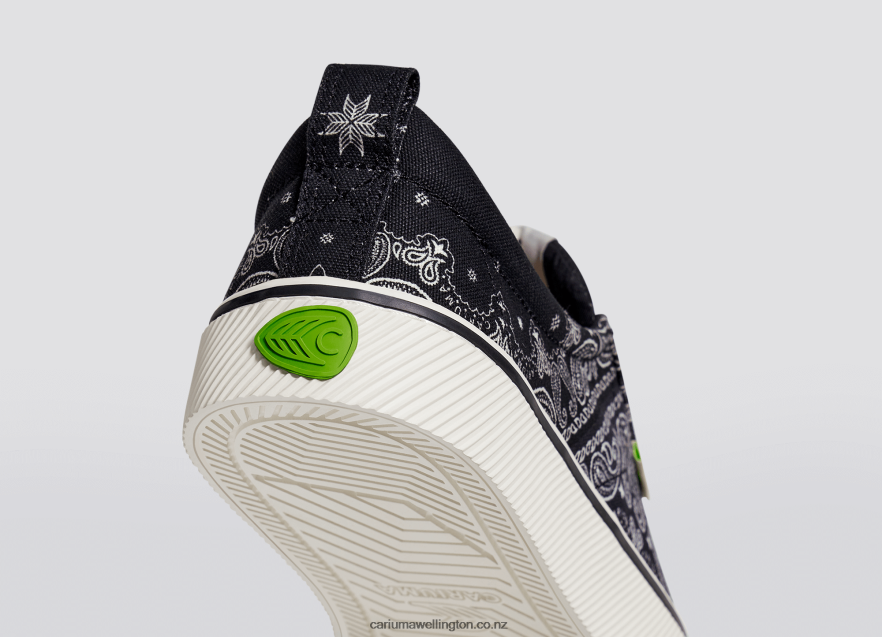 Women Cariuma Black Bandana Canvas TZ68P2235