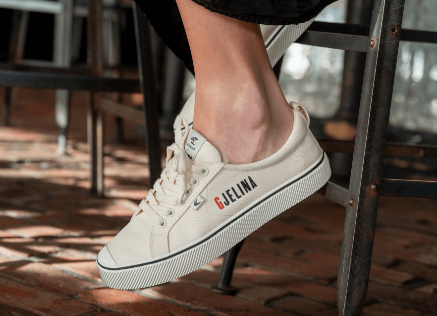 Women Cariuma Gjelina Sand Canvas TZ68P2266