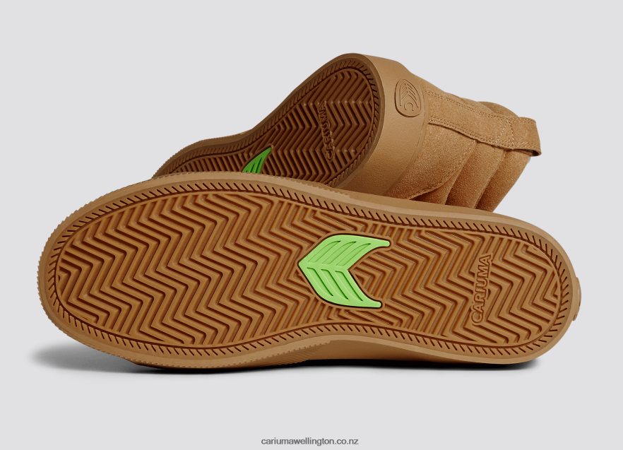 Women Cariuma Therma All Camel Suede TZ68P2286